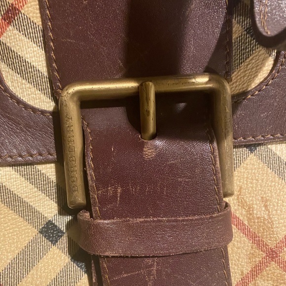 Burberry purse with browns leather straps and snap front with opening - Picture 13 of 13